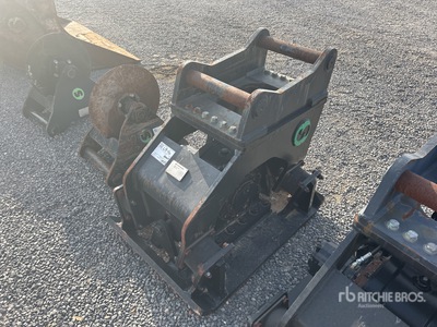Steelwrist HC60-S60 Excavator Plate Compactor