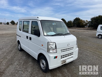 2010 年 Mazda SCRUM Minivan