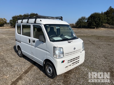 2015 年 Nissan CLIPPER Minivan