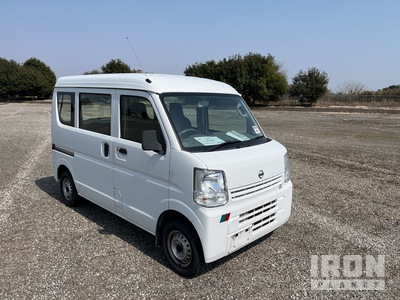 2015 年 Nissan CLIPPER Minivan