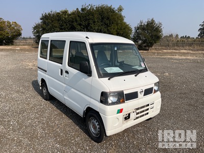 2010 年 Nissan CLIPPER Minivan