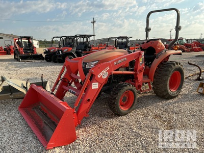 Kubota L3301D 4WD Trattore da giardinaggio (Inoperable)