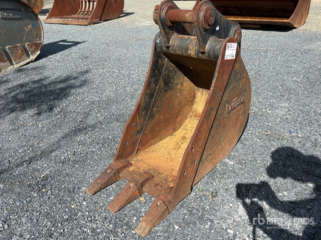 Tiger 410 mm Q/C Digging Excavator Bucket | Ritchie Bros. Auctioneers