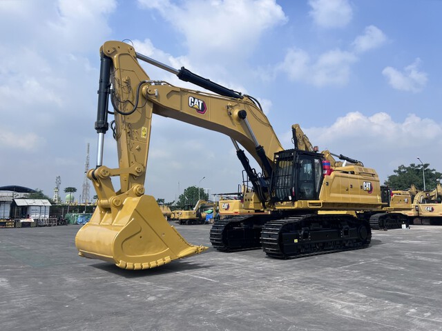 2022 Cat 395 Tracked Excavator