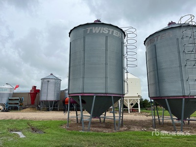 Twister +/- 2350 bu 5 Ring Hopper Grain Bin