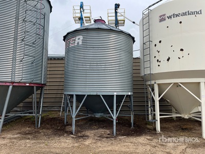 Twister +/- 1500 bu 3 Ring Hopper Grain Bin