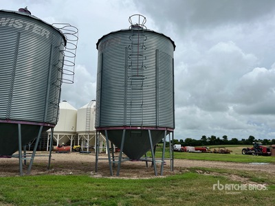 Twister +/- 2350 bu 5 Ring Hopper Grain Bin