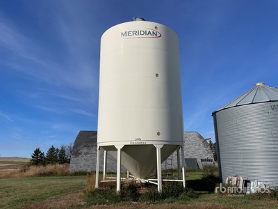 2009 Meridian GrainMax GM4000 +/- 4000 bu Smooth Wall Hopper Grain Bin