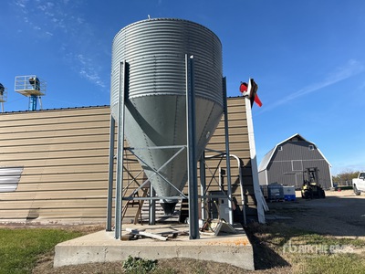 +/- 600 bu 2 Ring Hopper Grain Bin