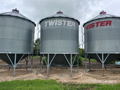 Twister +/- 1000 bu 3 Ring Hopper Grain Bin