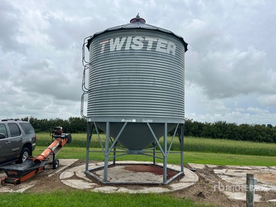 Twister +/- 1000 bu 3 Ring Grain Bin