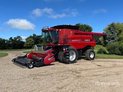 2010 Case IH 8120 حصادة مجمعة