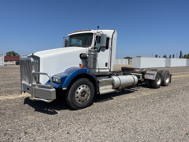 2014 Kenworth T800 6x4 T/A Day Cab Truck Tractor