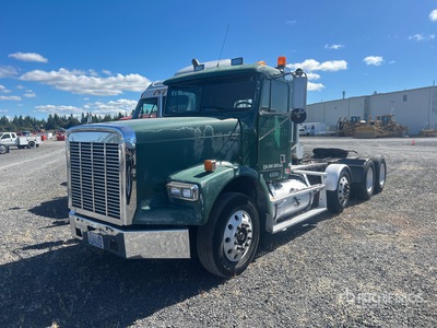 2001 Freightliner FLD 120SD 8x4 Tracteur Routier (Inoperable)