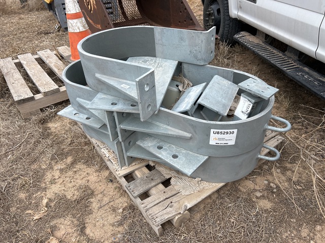 Quantity of (5) E-Z LINE Strap PL-20 Pipe Saddle Supports (Unused)