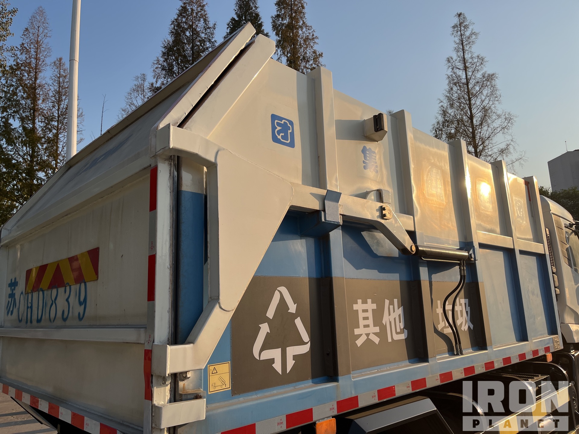 2018 DongFeng 4x2 Waste Collection Truck in Xuzhou, Jiangsu