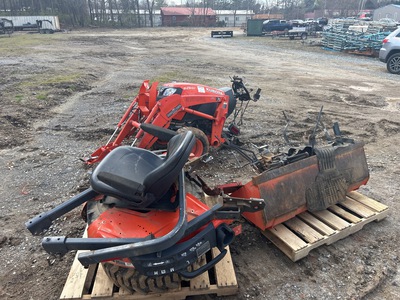 2018 Kubota B2601HSD 4WD Utility Tractor (Inoperable)