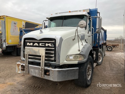 2017 Mack 800 Granite 8x4 Tri/A Camión dumper