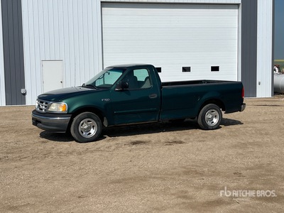 1999 Ford F-150 XL 4x2 Pickup