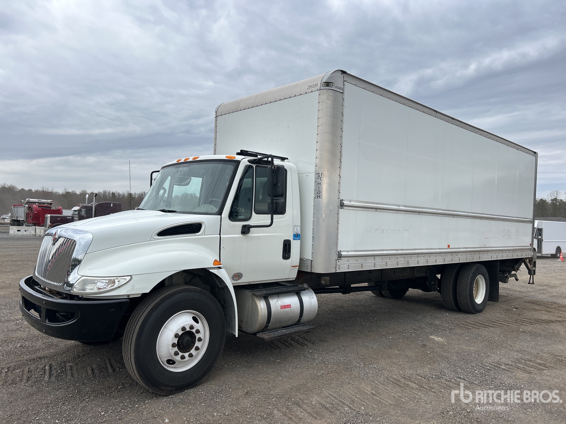2018 International 4300 4x2 Van Truck