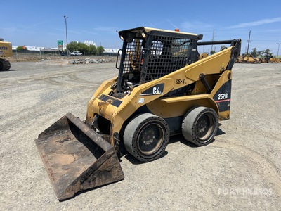 2007 Cat 252B Minicargadora