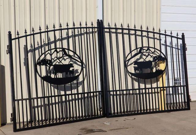 Greatbear Wrought Iron Driveway Gate (Unused) Greatbear Wrought Iron Driveway Gate (Unused)