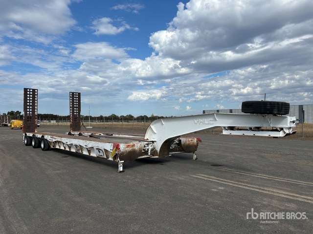 2008 VHLC 3 Rows of 8 Hydraulic Widening Low Loader | Ritchie Bros ...