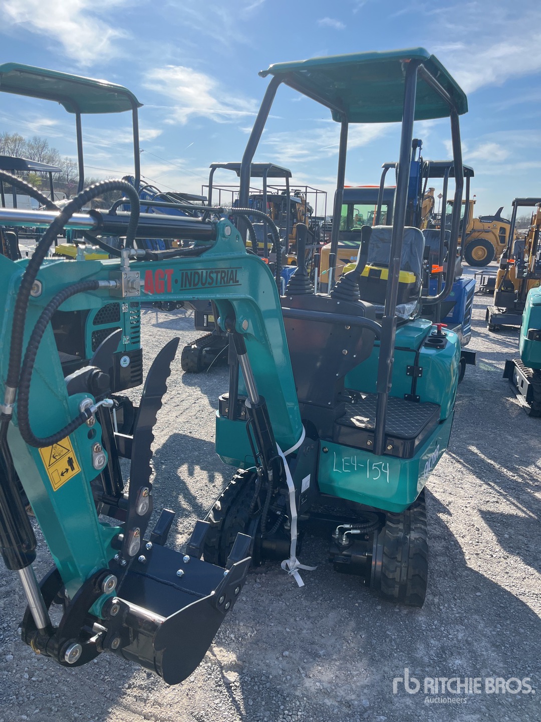 2025 AGT QK16R Mini Excavadora (Unused)