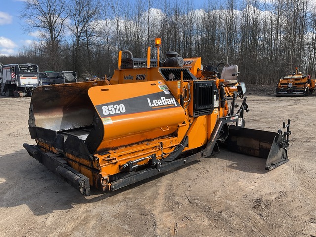 2019 LeeBoy 8520 Track Asphalt Paver