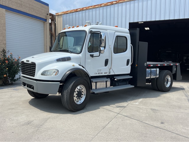 2012 Freightliner M2 106 4x4 Crew Cab Flatbed Truck 2012 Freightliner M2 106 4x4 Crew Cab Flatbed Truck