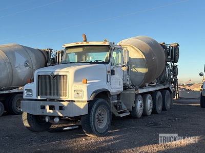 2004 International 5500i 12x4 Camion malaxeur