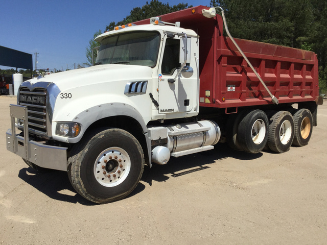 2011 Mack GU713 Tri/A Dump Truck 2011 Mack GU713 Tri/A Dump Truck