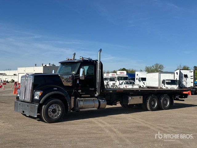 2021 Kenworth W990 6x4 Tilt Tray Truck | Ritchie Bros. Auctioneers