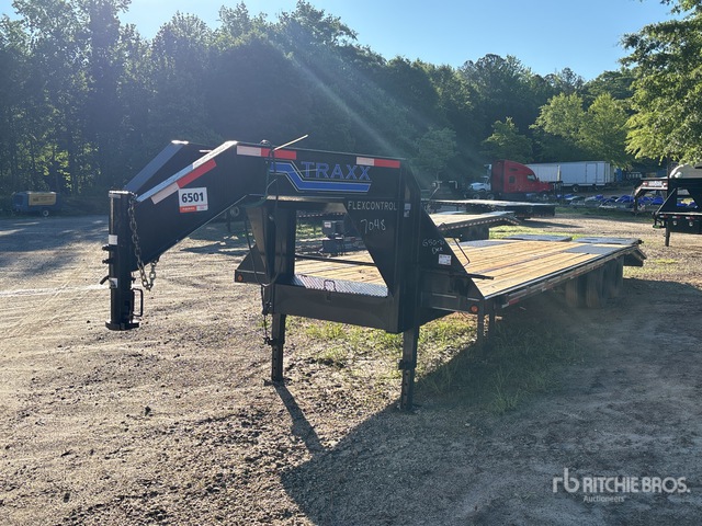 2022 Traxx 30 ft T/A Gooseneck Equipment Trailer