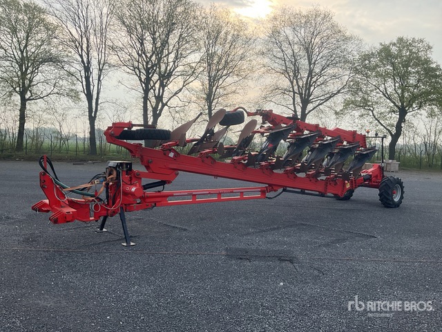 2013 Gregoire Besson Voyager C80 12 Bottom Reversible Plow | Ritchie ...