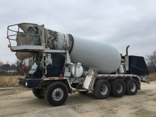 2001 (unverified) Oshkosh S-Series Tri/A Mixer Truck 2001 (unverified) Oshkosh S-Series Tri/A Mixer Truck