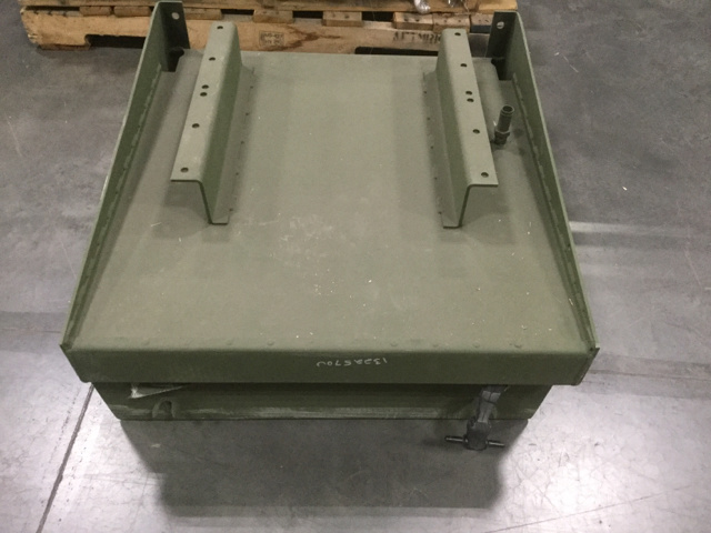 (2) Oshkosh 1322570U Battery Boxes (2) Oshkosh 1322570U Battery Boxes