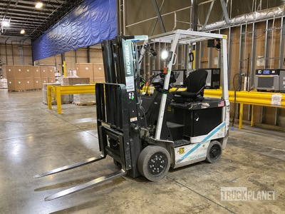 UniCarriers BXC50N 4400 lb Montacargas Eléctrico