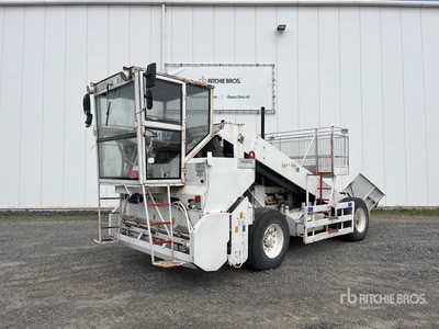 2000 Phoenix MK7E 4x4 Chip Spreader