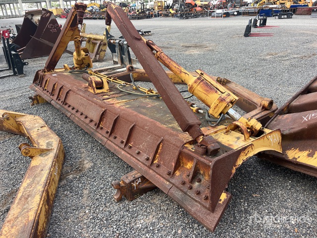 192 in Straight C-Frame Angle Dozer Blade - Fits Cat D6T | Ritchie Bros ...