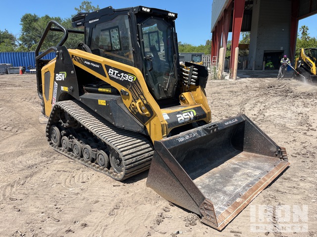 MINI CARGADOR SOBRE ORUGAS 2023 ASV RT135FFORESTRY