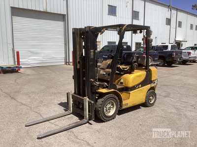 Yale GP050MX 4800 lb Cushion Tire Carrelli Elevatori