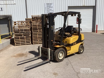Yale GP050MX 4800 lb Cushion Tire Carrelli Elevatori