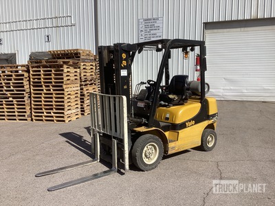 Yale GP050MX 4800 lb Cushion Tire Carrelli Elevatori