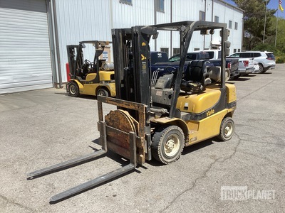 Yale GP050MX 4800 lb Cushion Tire Carrelli Elevatori