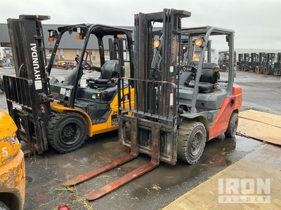 2012 Toyota 8FGU30 5620 lb Pneumatic Tire Forklift