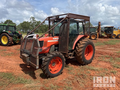 2005 Kubota M6800DT 4WD Tractor