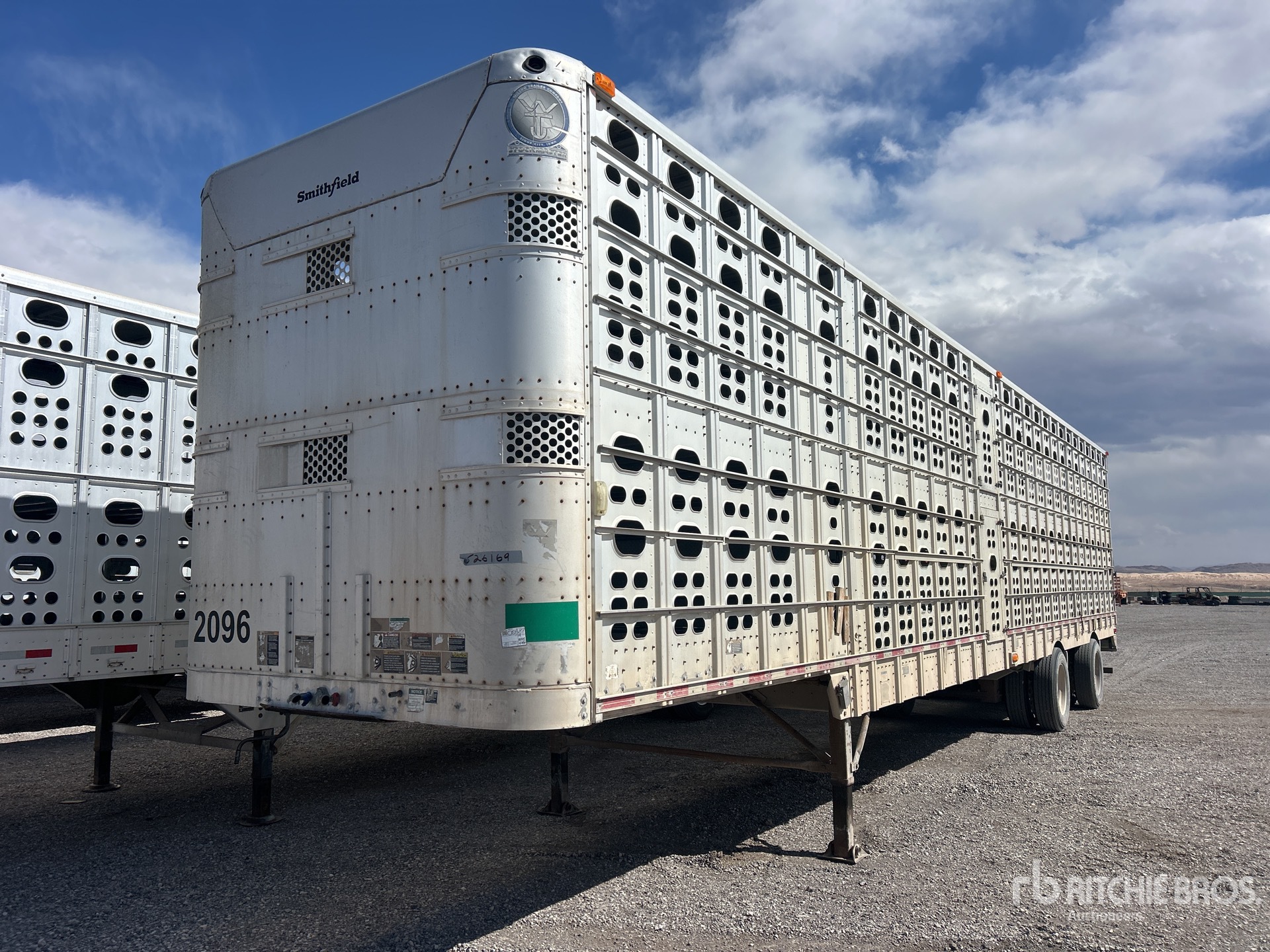 2003 Wilson PSADL-403 52 ft T/A Spread Axle Livestock Trailer