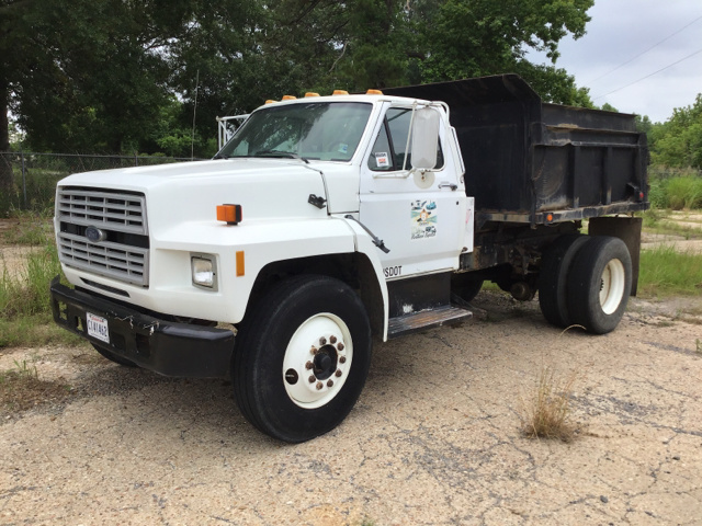 1994 Ford F-700 Dump Truck