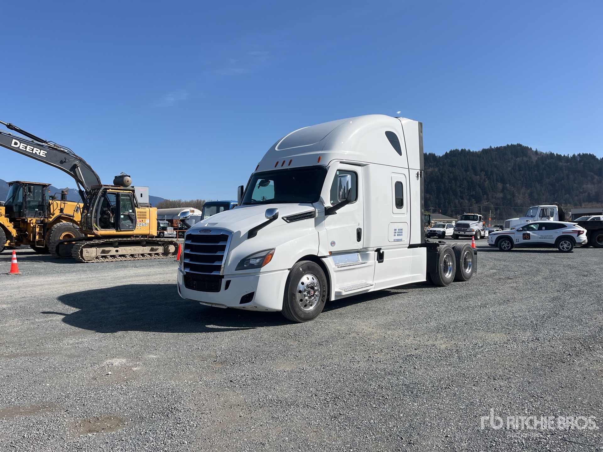 2021 Freightliner Cascadia 126 6x4 T/A Sleeper Truck Tractor
